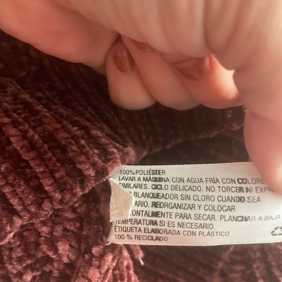 Wild Fable XL Cropped Chenille Maroon Sweater. V Neck, Perfect for Layering - Picture 6 of 6